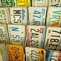 Where can you look up the owner of an Illinois license plate?